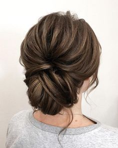 Work that updo. Brown Wedding Hair, Easy Formal Hairstyles, Chignon Updo, Messy Hair Updo, Side Updo, Rockabilly Hair, Hair Upstyles, Hat Hair, Fishtail Braid