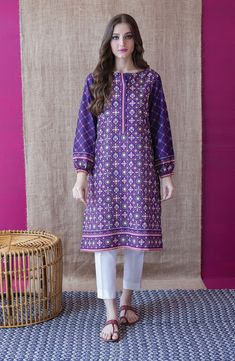 Orient HCS S 22 108 Purple Khaddar Scshirt Myreen Winter Collection 2022 Purple Cotton Lawn Suit With Printed Motifs, Spring Purple Lawn Suit With Printed Motifs, Purple Long Sleeve Lawn Suit For Summer, Casual Lawn Suit With Digital Print For Festive Season, Casual Lawn Suit With Digital Print For Eid, Casual Lawn Suit With Digital Print For Festive Occasions, Casual Festive Lawn Suit With Digital Print, Casual Digital Print Lawn Suit For Eid, Printed Purple Lawn Suit With Long Sleeves