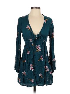 Billabong Casual Dress Size: X-Small Teal Dresses - used. 100% RAYON, Popover, Plunge, Floral, Short, Long Sleeve | Billabong Casual Dress - Popover: Teal Floral Dresses - Used - Size X-Small Teal Floral Dress, Teal Dresses, Teal Dress, Floral Dresses, Floral Short, Short Long, Billabong, Casual Dresses For Women, Casual Dress