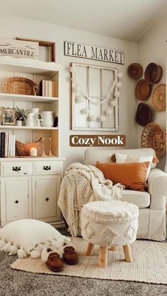 Reading Nook Seating, Room Ideas Study, Nook Shelves, Aesthetic Study Room, Aesthetic Reading Nook, Nook In Bedroom, Reading Nook In Bedroom, Nook Bookshelf, Bookshelf Living Room