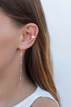 The Alya earrings are an ear cuff consisting of an 8-pointed star and a round zirconia. They are very modern and eye-catching. Its elegant ace design make them an ideal complement to wear on special occasions. They are a good gift option. Features: * No ear piercing is necessary. * All our jewelry is made with 925 mm sterling silver, and the gold ones feature an 18K gold bath. They do not contain nickel. Packaging: Our packaging consists of a protective case that is reusable and protects the jew Ace Design, 8 Pointed Star, Earrings Cartilage, Ear Cuff Earrings, Silver Chain Earrings, Wrap Earrings, Ear Cuff Earings, Cz Earrings, Zirconia Earrings