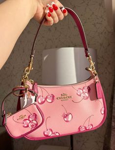 Pink Designer Handbags, Cute Bags Designer, Pink Bag Aesthetic, Cherry Purse, Pink Coach Purses, Pretty Tote Bags, Trendy Purses