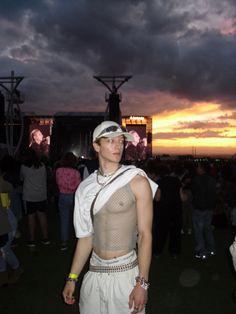 Rave Festival Outfits Men, Men’s Coachella Fashion, Rave Men Outfits Male, Outfit Edc Hombre, Men Rave Fits, Boy Rave Outfits, Edm Outfits Men, Mens Rave Outfits Men Music Festivals, Lollapalooza Outfit Men