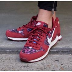 Nike Internationalist Premium Floral Sneaker New Without Box Or Tags Size: 7.5 Floral/Maroon No Trades Nike Internationalist, Floral Sneakers, New Nike, Color Purple, Womens Shoes Sneakers, Nike Shoes, Nike Women, Shoes Sneakers, Size 7