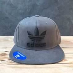 Brand New Adidas Originals Grey With Black Logo Adjustable Snap Back Hat/Cap 9422, C.4 Casual Gray Adjustable Snapback Hat, Casual Gray Snapback Hat For Outdoor, Casual Winter Snapback Hat For Streetwear, Trendy Gray Baseball Cap For Streetwear, Adjustable Gray Snapback Hat For Streetwear, Casual Gray Snapback Hat For Streetwear, Classic Gray Baseball Cap For Outdoor, Casual Gray Fitted Hat For Outdoor, Gray Casual Snapback Hat With Flat Brim