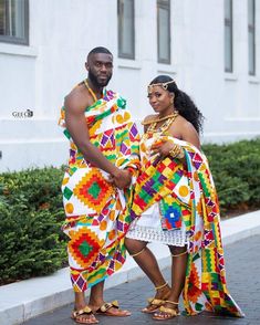 Togolese Traditional Outfit, Togolese Wedding, Akan Tribe, Couples African Outfits, Ghana Fashion, Ghana Wedding, African Wedding Attire, Kente Dress