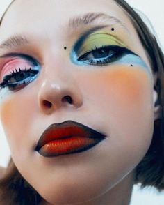 Bow Makeup, Face Form, Artsy Makeup, Funky Makeup, Makeup Photos, Bright Makeup, Cool Makeup Looks