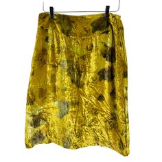 Beautifully Leaf Print Crushed Velvet Silk Blend Skirt -Rayon Silk Blend -Zip Closure -Lined -New With Tags -16" Across Waist -26" Long Burberry Skirt, Purple Wrap, Cream Skirt, Elastic Waist Jeans, Printed Velvet, Navy Blue Skirt, Stretchy Skirt, Printed Pleated Skirt, Taylor White