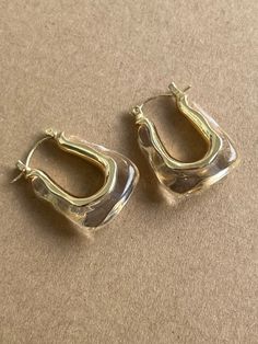 Gold and transparent squared hoop earrings. Simple and an essential staple for outfits. Simple Earrings, Contemporary Style, Hoop Earrings, Gold