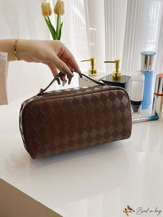 BirdinBag - Spacious Portable Cosmetic Bag with Stylish Lattice Design Lattice Design, Brown Pattern, Lattice Pattern, Inch Bag, Color Coffee, Word Wrap, Coffee Brown, Lattice, Travel Bags