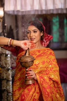 Bengali Aesthetic, Bengali Culture, Bengali Saree, Saree Wearing, Bengali Bride, Bengali Wedding, Saree Poses, Vintage Blog