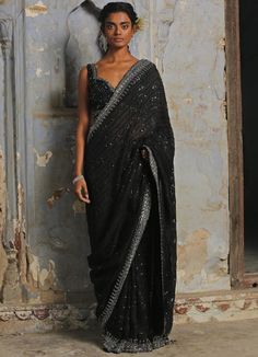 Black and Silver Organza Saree Set Nitika Gujral - Fabilicious Fashion Silver Organza Saree, Black Organza Saree, Organza Sari, Metallic Embroidery, Bridal Lehenga Red, Embroidered Organza, Black Saree, Organza Saree