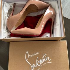 Christian Louboutin So Kate Nude Patent Pointed-Toe Red Sole Pump Size 6.5 Perfect Condition (Box Included Along With Clear Sole Protector) Hak Tinggi, Louboutin Heels, Pretty Shoes, Dream Shoes, Shoe Obsession, Gucci Bags, Shoe Lover, Suho, Beautiful Shoes