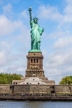 the statue of liberty in new york city