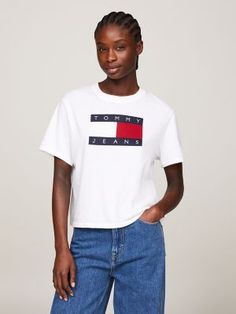 Boxy Fit Flag Badge T-Shirt Streetwear Wardrobe, Badge Making, Jeans Collection, Tommy Hilfiger Women, Tommy Jeans, Cotton T Shirt, Clothes For Sale, Pure Cotton, Cotton Tshirt