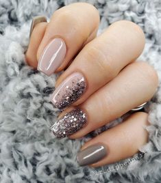 How To Do Accent Nails, Sparkly Winter Nails 2022, Winter2023 Nails, Short Acrylic Nails January, Nails For Taupe Dress, Holographic Glitter Nail Designs, Gel Nail Designs Winter 2023, Winter Glitter Gel Nails, September 2023 Nail Trends