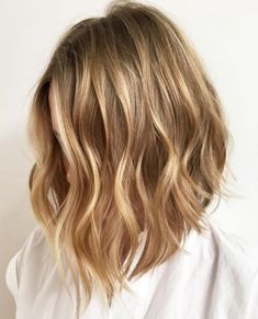 Honey Blonde Choppy Lob Blond Balayage, Brunette Balayage, Modern Haircuts, Honey Blonde Hair, Ash Brown, Brown Blonde Hair, Long Blonde, Haircuts For Fine Hair, Blonde Bobs