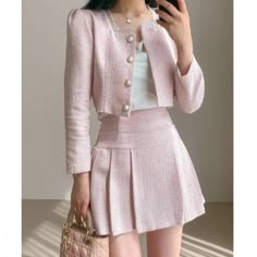 Product information: Fabric name: acrylic Color: pink suit, gray blue suit, beige apricot suit Sleeve type: flying sleeves Size: S,M,L Applicable Gender: Female Style type: temperament commute Skirt length: long skirt Sleeve length: super long sleeve Packing list: Two piece jacket pleated skirt set * 1 Product Image: Cream Single Breasted Tweed Jacket For Spring, Chic Cream Tweed Jacket For Spring, Elegant Spring Tweed Jacket With Pockets, Elegant Beige Tweed Jacket For Spring, Grey Blue Suit, Costume Beige, Rok Mini, Tweed Shorts, Middle Age Fashion