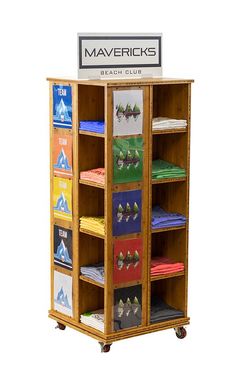 T-shirt Display Ideas Tshirt Display Ideas Retail, Vendor Display Ideas, Apparel Display, Creative Booths, Gift Shop Displays, Vendor Booth Display, Vendor Displays, Retail Store Display