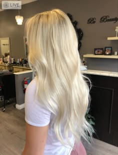 Blond Hair With Highlights Platinum, All One Color Blonde Hair, Bleach Blonde Straight Hair, Highlights On Blonde Hair Platinum, Blonde Hair Inspiration Platinum, Platinum Golden Blonde Hair, Plat Blonde Hair, Bleach Out Blonde, Neutral Platinum Blonde