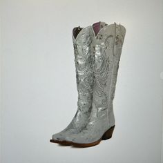 Camo Gamuza Blanco Tall Cowgirl Boots. New In Box With Tags. Silver Fitted Snip Toe Boots, Tall Cowgirl Boots, Boots White, Boots Shoes, Cowgirl Boots, Shoes Heels Boots, Gray White, Shoes Women Heels, Heeled Boots