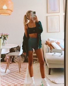 Comfy Gym Outfits, Athletic Aesthetic Outfits, Gym Outfit Inspo, Gym Outfit Ideas, Gymwear Outfits, Aesthetic Gym, Gym Attire, Cute Workout Outfits, Fits Aesthetic