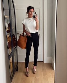 Trendy Business Casual Outfits, Target Clothing, The Sister Studio, Sister Studio, Office Attire Women, Trendy Work Outfit, Casual Work Attire, Happy Sunday Friends