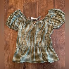 Madewell Brand Green Plaid Pattern Peasant Top With Puff Sleeves. Size Small. Brand New With Tags. Super Cute Piece! Top With Puff Sleeves, Madewell Top, Peasant Top, Peasant Tops, Green Plaid, Plaid Pattern, Puff Sleeves, Madewell, Puff Sleeve