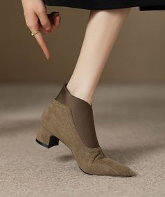 Classy Khaki Suede Splicing Ankle Boots Pointed ToeMade of:-Suede Upper.-Rubber sole- cushioned insole.1.96"/5cm Chunky Heel Ankle Boots Pointed Toe, Art And Literature, Chunky Heel, Chunky Heels, Bottoms Pants, Fashion Games, Rubber Sole, Ankle Boots, Top Outfits