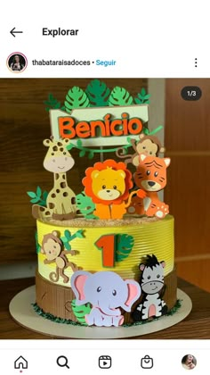 an image of a cake with animals on it that says benico in spanish