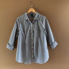 "Loose checked maternity top Comfortable Wide waist shirt Button up, Long sleeve blouse Basic minimal Blue white check print Brand: Mama H&M, made in Bangladesh Material: 100% cotton Condition: very nice, lightly worn Size: M chest 39\" Waist 42\" length 29\"" Casual Gingham Long Sleeve Top, Casual Long Sleeve Gingham Top, Cotton Gingham Top For Daywear, Long Sleeve Plaid Tops For Daywear, Plaid Long Sleeve Shirt For Daywear, Gingham Button-up Tops For Daywear, Plaid Long Sleeve Tops For Everyday, Casual Gingham Shirt For Daywear, Relaxed Fit Plaid Blouse For Daywear