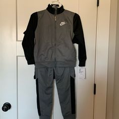 Boys Nike 3 Piece Set. Zip Up Jacket, Short Sleeve Shirt And Pants. Gray/Black. Size 6/7 Boys Nike, Zip Up Jacket, Kids Nike, Shirt And Pants, Matching Sets, Short Sleeve Shirt, Sleeve Shirt, 3 Piece, Zip Ups