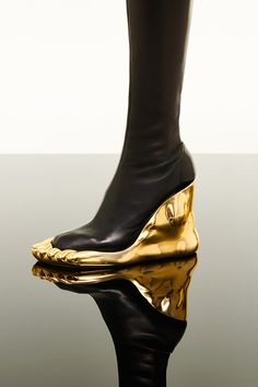 Bold Shoes, Elsa Schiaparelli, Gold Shoes, Fashion Details, Nice Shoes