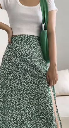 Long green skirt Long Skirt Outfits For Summer, Outfits Men Summer, Outfits Aesthetic Summer, Aesthetic Summer Outfits, Summer Outfits Black Woman, Summer Outfits Aesthetic, Summer Outfits 2024, Summer Outfits Black