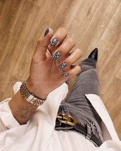 Nail Snow, Gem Tattoo, Animal Print Nails Art, Minimal Nails Art, Mens Nails, Punk Nails, Leopard Print Nails, Minimal Nails, Work Nails