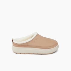 Women's Weekend Low Shoes in Oaiss | REEF® Winter Outdoor Sneakers With Textured Sole, Casual Slip-on Slippers With Plush Lining, Snug Slip-on Casual Slippers, Casual Slip-on Slippers, Casual Snug Slip-on Slippers, Casual Snug Fit Slip-on Slippers, Comfortable Slip-on Winter Sneakers, Comfortable Everyday Slippers With Rubber Sole, Casual Slippers With Snug Fit And Round Toe