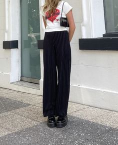 Pin Stripe Trousers Outfit, Striped Slacks Outfit, Black White Striped Pants Outfit, Pinstripe Pants Outfit Casual, Gray Pinstripe Pants Outfit Women, Navy Pinstripe Pants Outfit, Black Pinstripe Pants Outfit, Black Striped Pants Outfit, Black And White Striped Pants Outfit