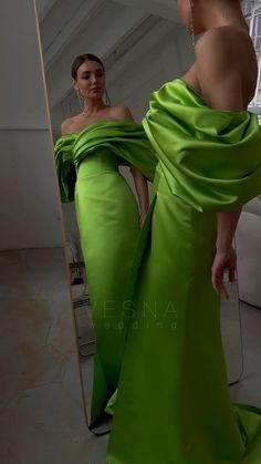 Long Sleeve Dress Outfit, Green Evening Gowns, Prom Dress Trends, Green Satin Dress, Lime Green Dress, Green Long Sleeve Dress, Dress Outfit, Classy Dress