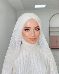 Bridal makeup Simple Bridal Makeup, Hijabi Bride, Malay Wedding Dress, Hijabi Wedding, Wedding Hijab Styles, Bridal Hijab Styles, Muslim Wedding Gown, Beautiful Bridal Makeup, Baju Kahwin