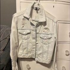 H & M Whitewashed Jean Jacket Size : Adult Medium New Without Tags (Never Worn) White Distressed Denim Jacket, Trendy Bleached Outerwear For Fall, Bleached Long Sleeve Outerwear For Fall, White Washed Long Sleeve Denim Jacket, Casual Bleached Denim Jacket For Spring, Bleached Denim Jacket For Spring, Spring Casual Bleached Denim Jacket, Casual Acid Wash Outerwear, Casual Bleached Cotton Outerwear