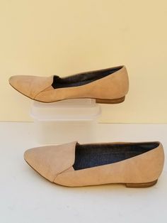 Dr. Scholls Really beige leather almond toe slip on casual ballet flats 8M. Condition is "Pre-owned". Shipped with USPS Priority Mail. Beige Leather Sole Slip-on Ballet Flats, Beige Pointed Toe Slip-ons With Leather Sole, Beige Slip-on Flats With Leather Sole, Beige Leather Slip-on Pointed Toe Flats, Beige Flat Slip-ons With Leather Sole, Beige Pointed Toe Slip-on Flats For Formal Occasions, Beige Slip-ons With Almond Toe, Beige Leather Slip-on Ballet Flats, Beige Slip-on Closed Toe Flats