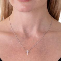 With a simplistic yet beautiful design, the 18k white gold Medium Signature Cross Diamond Necklace. Approx. Total Carat Weight: 0.32STYLE: HFPSIGCR00328W Hearts On Fire, Solitaire Setting, Fire Heart, Solitaire Pendant, On Fire, Chain Link Necklace, Diamond Solitaire, Jewelry Stores, Beautiful Design