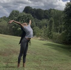 Green Yoga Aesthetic, Black Granola Girl, Earthy Black Woman Aesthetic, Healing Girl Summer, Earthy Black Woman, Earthy Girl Aesthetic, Yoga Aesthetic, Hiking Aesthetic