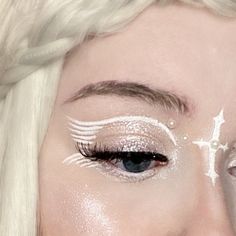 "Oh Christmas brow, oh Christmas brow, how lovely are your arches..." Angelcore Makeup, Angel Makeup Look, Angel Halloween Makeup, Glazed Lips, Milk Foundation, Glow Shots, Angelcore Aesthetic, Disco Queen