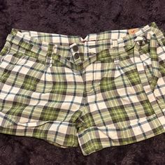 Dress Up Or Dress Down Cute Plaid Shorts. Green White Blue And Black New With Tags Low Cut Jeans, High Rise White Jeans, Hollister Clothes, Teen Jeans, White Jean Shorts, Shorts Cute, Hollister Shorts, Light Blue Jeans, Jeans For Short Women