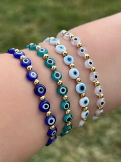 PULSERAS Pink Aesthetic Jewelry, Evil Eye Jewelry Bracelet, Pulseras Kandi, Homemade Bracelets, Aesthetic Jewelry, Diy Bracelet Designs