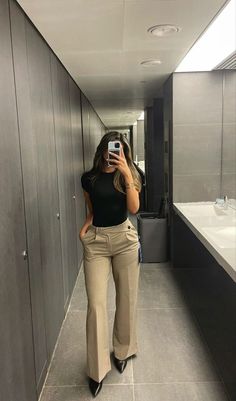 Womens Wide Leg Business Pants High Waisted Capris Straight Long Work Trousers with Pockets Business Casual Inspo Summer, Skirt Work Outfits Women Summer, Formal Pants Outfit Women, Work Baddie, Library Outfits, European Wardrobe, Real Estate Outfits, Corporate Girly, Girl Boss Outfit