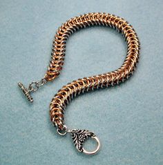 Chain Maille Tutorial - Byzantine and Box Weaves / Patterns Diy Jump Rings, Chainmail Ring, Chain Maille Patterns, Chainmail Patterns, Chainmail Armor, Rings Wire, Wire Wrap Necklace, Chainmail Bracelet, Jewelry Wire Wrapping