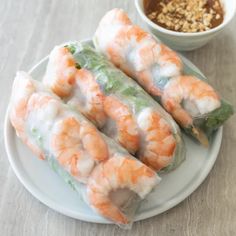 Spring Rolls Recipe Shrimp, Vietnamese Spring Rolls Recipe, Vietnamese Shrimp, Snack Sani, Shrimp Spring Rolls, Spring Roll Recipe, Makanan Diet, Idee Pasto Sano, Asian Cooking