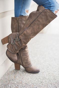 Womens Boots Outfits, Pretty Boots, Taupe Boots, Style Transformation, Wedges Shoes, Western Boots Women, Zipper Boots, Cute Boots, Leather Boots Women